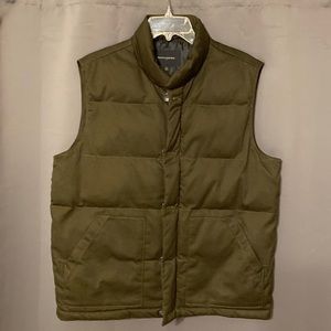 Banana Republic Men’s Puffer Vest